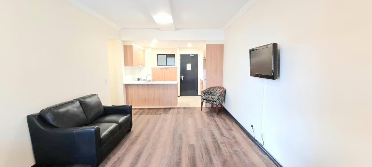 Ramada By Wyndham Brisbane Windsor Hotell Exteriör bild