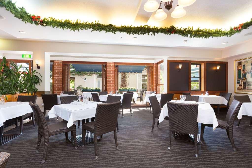 Ramada By Wyndham Brisbane Windsor Hotell Restaurang bild