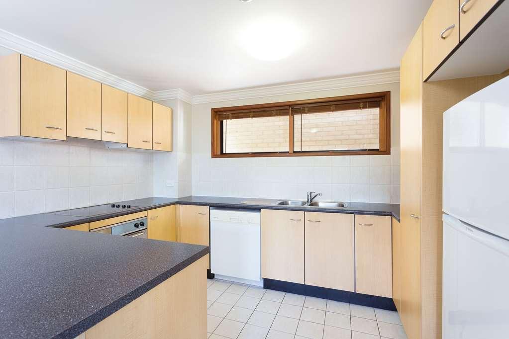 Ramada By Wyndham Brisbane Windsor Hotell Rum bild