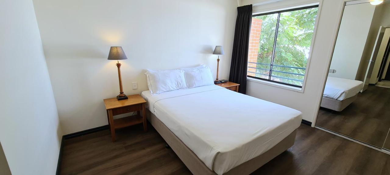 Ramada By Wyndham Brisbane Windsor Hotell Exteriör bild