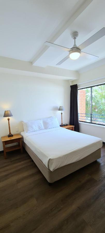 Ramada By Wyndham Brisbane Windsor Hotell Exteriör bild