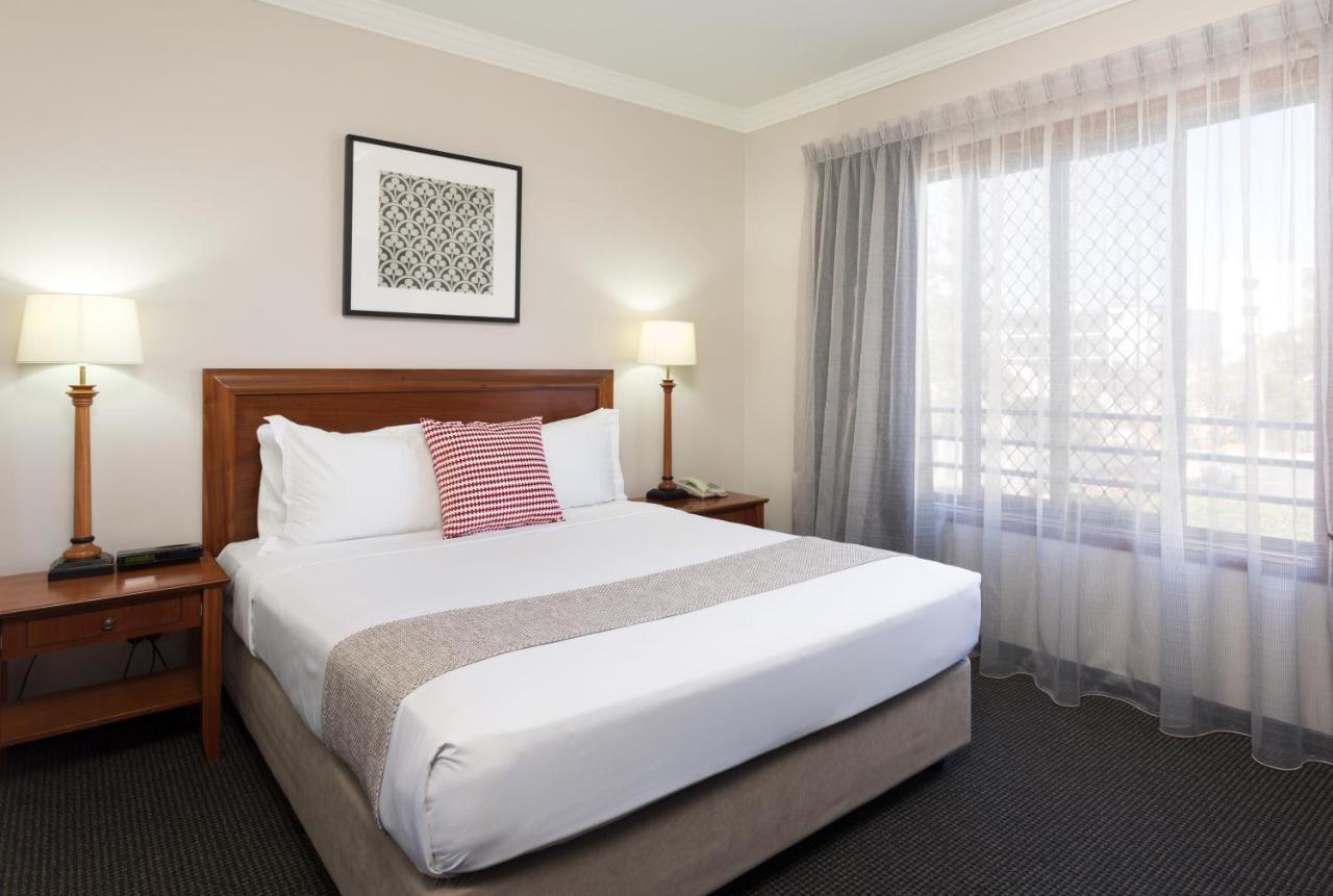 Ramada By Wyndham Brisbane Windsor Hotell Exteriör bild
