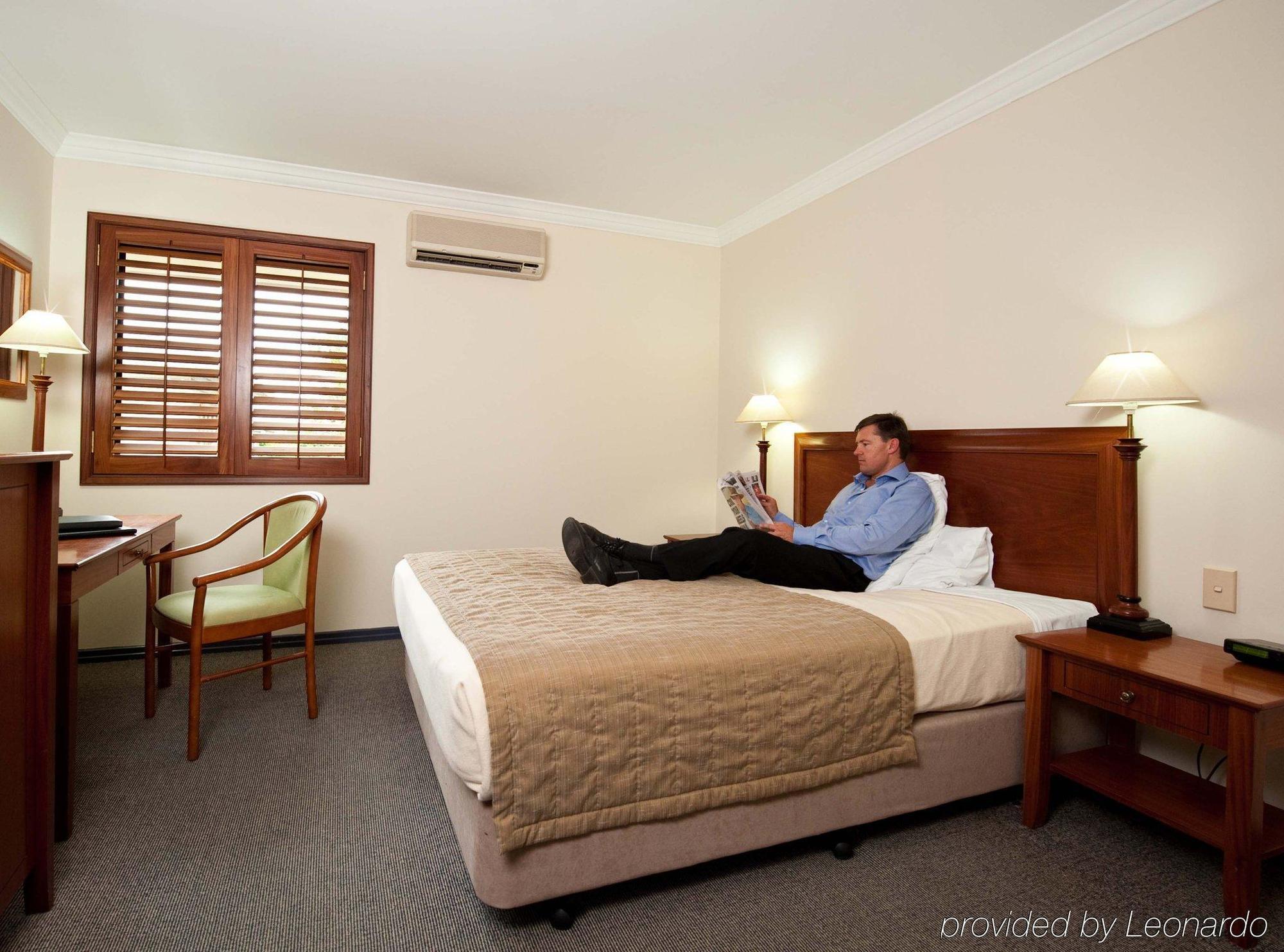 Ramada By Wyndham Brisbane Windsor Hotell Rum bild