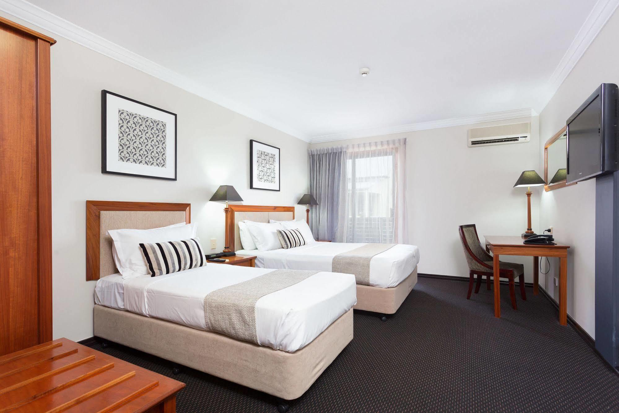 Ramada By Wyndham Brisbane Windsor Hotell Exteriör bild