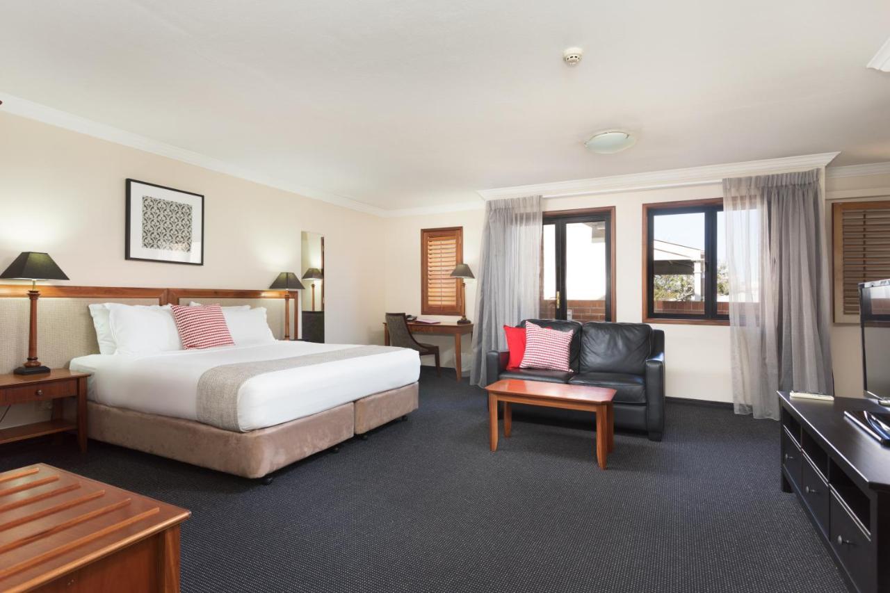 Ramada By Wyndham Brisbane Windsor Hotell Exteriör bild