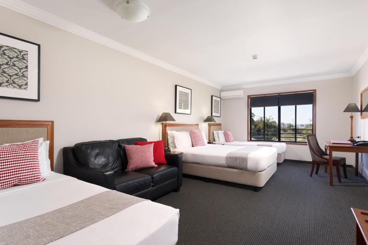Ramada By Wyndham Brisbane Windsor Hotell Exteriör bild