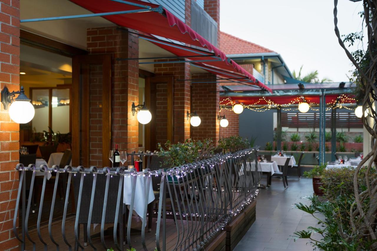 Ramada By Wyndham Brisbane Windsor Hotell Exteriör bild