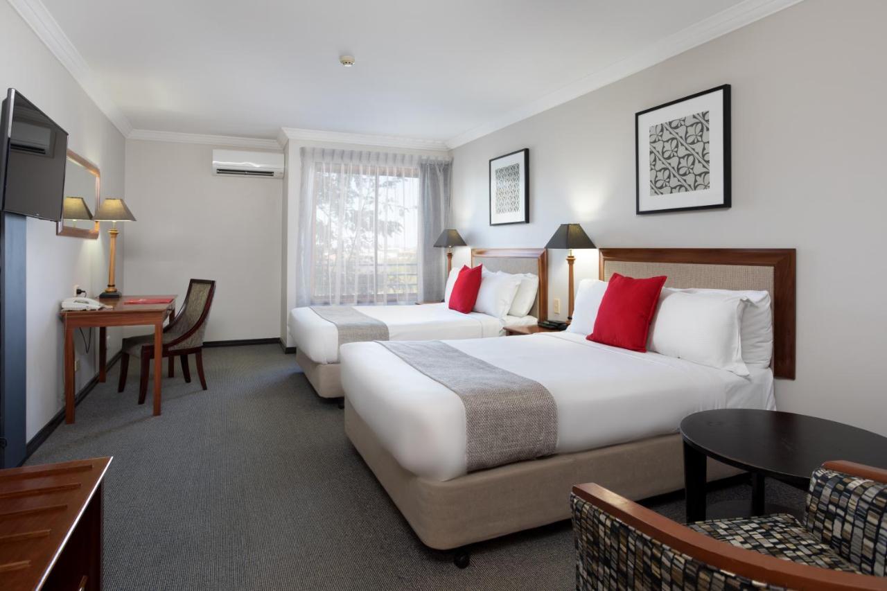 Ramada By Wyndham Brisbane Windsor Hotell Exteriör bild